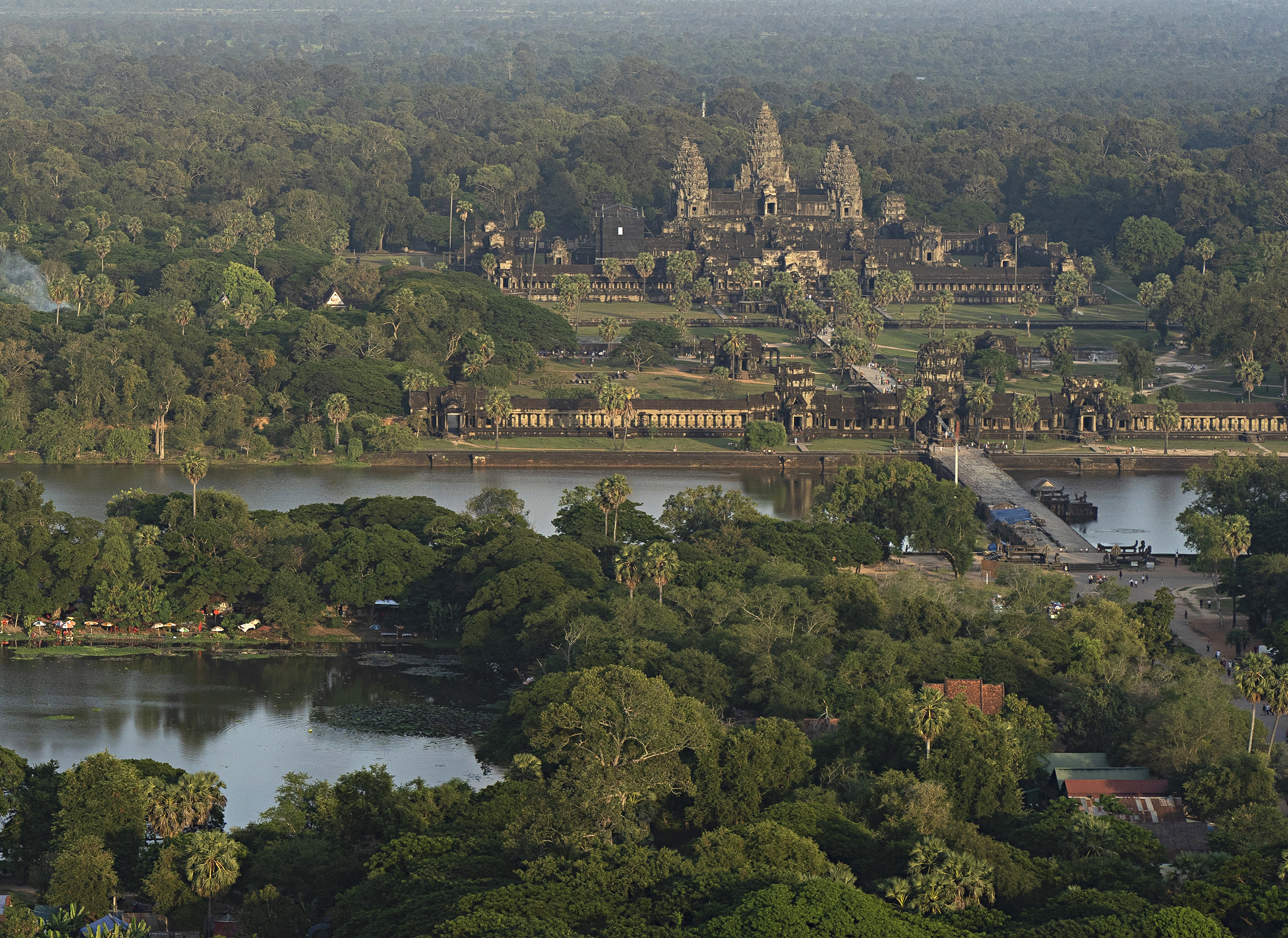 AW, main temple from balloon