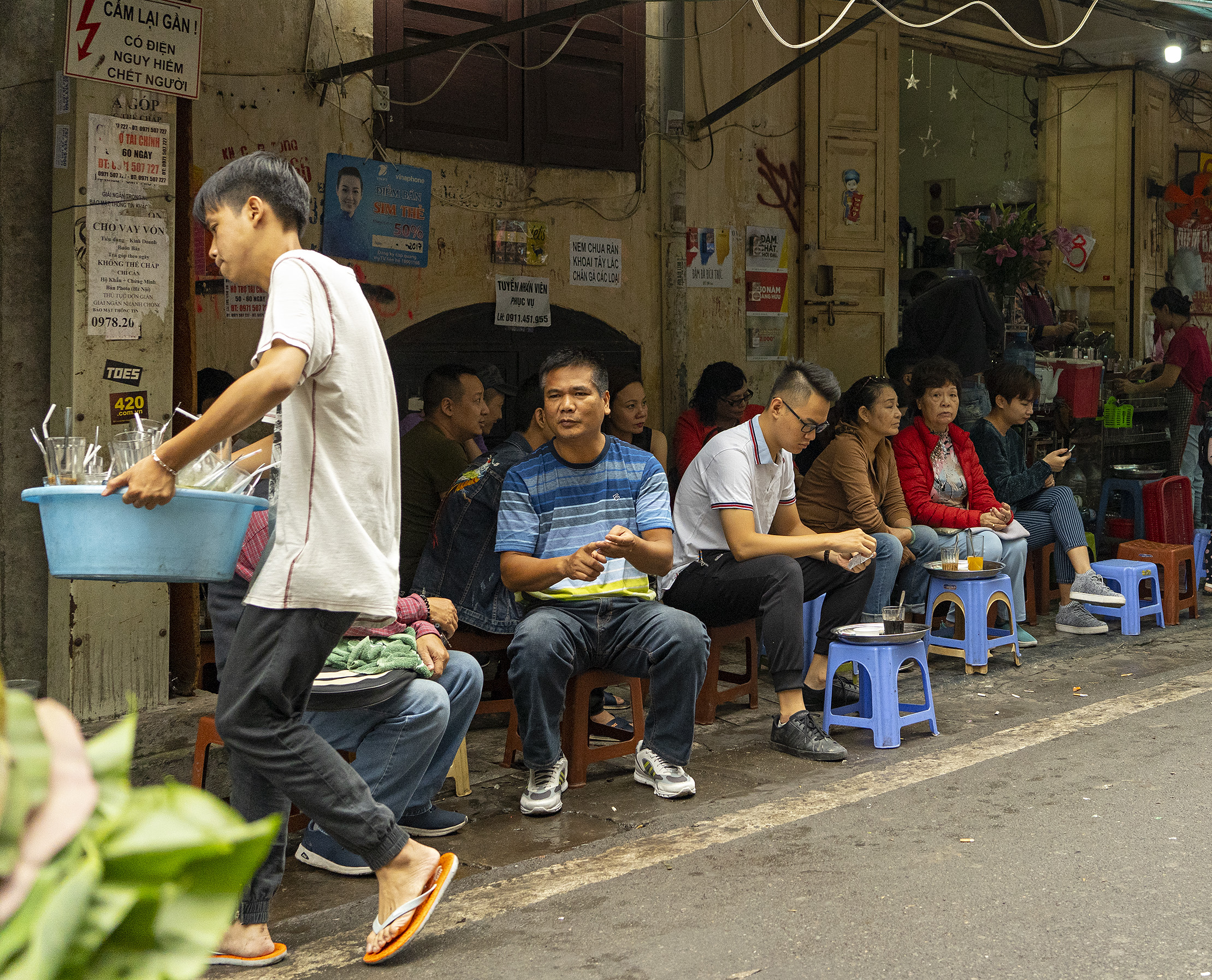 Ha Noi, Streetside restaurant