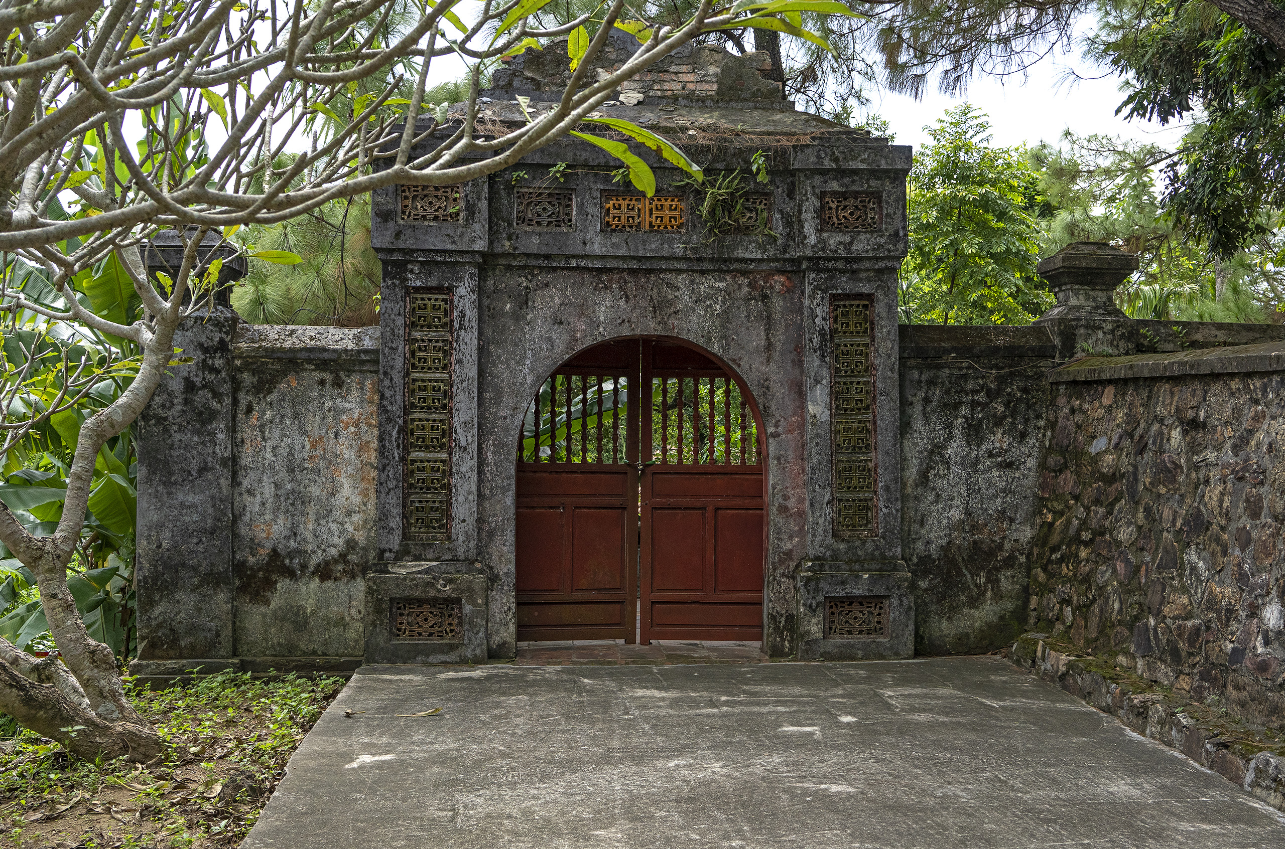 Hue, Pagoda of the LFH rear gate